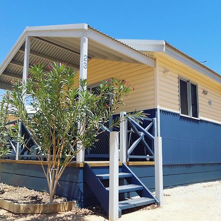 Hotel Coral Coast Tourist Park Carnarvon Exterior foto