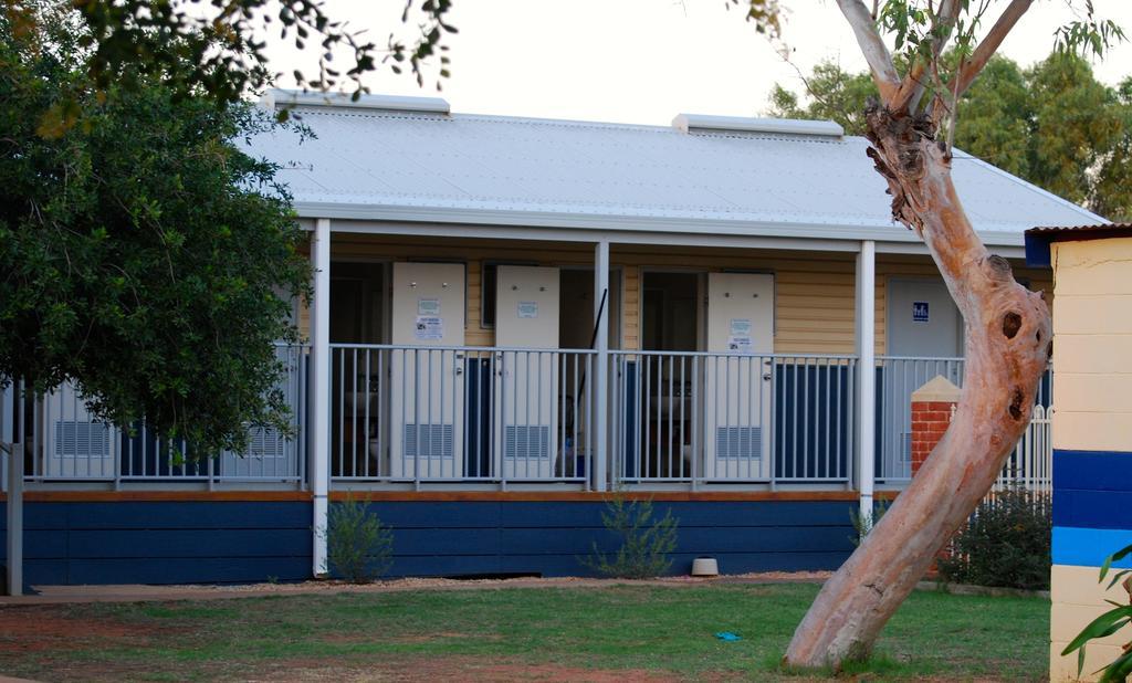 Hotel Coral Coast Tourist Park Carnarvon Zimmer foto